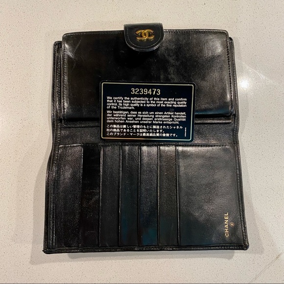 Vintage Black CHANEL Lambskin Wallet with Gold Hardware - Picture 6 of 12